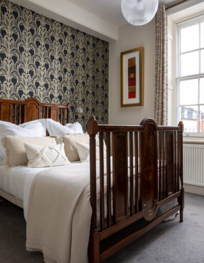 St Johns House Victoria Room bed